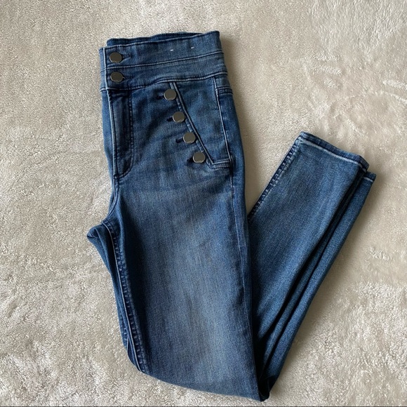 Express, medium wash super high waisted button front ankle leggings, size 4